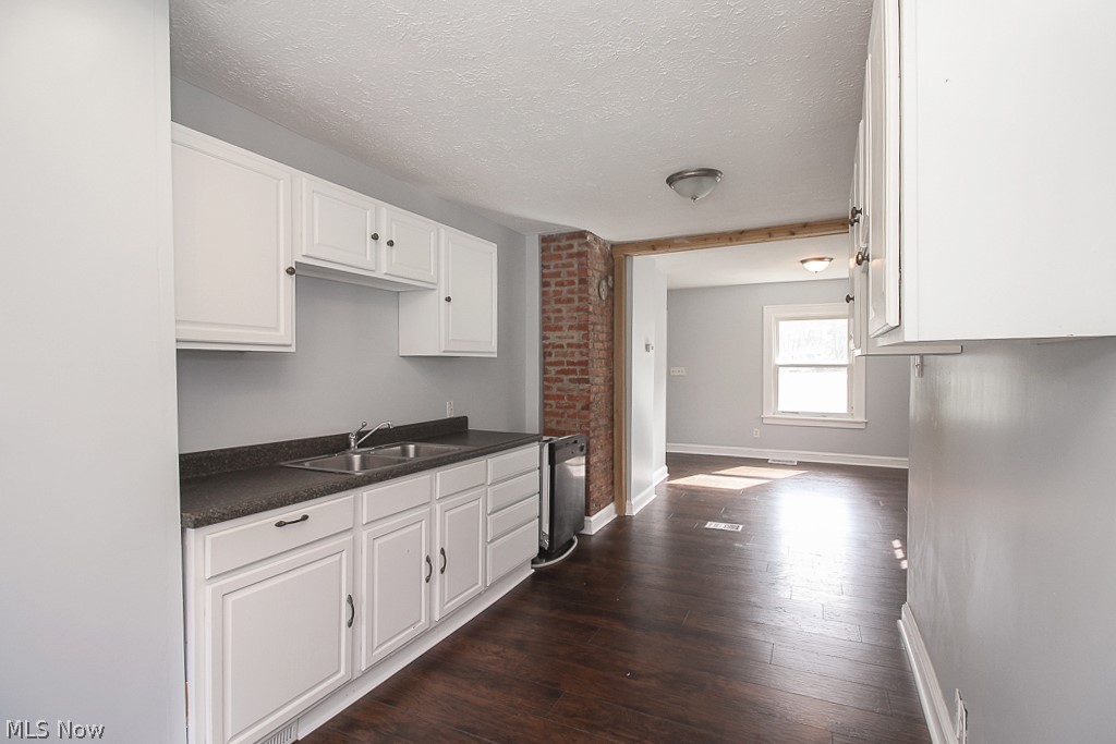 8114 West Pleasant Valley Road Parma, OH 44130 - Photo 9 of 35 Gallery Image 9