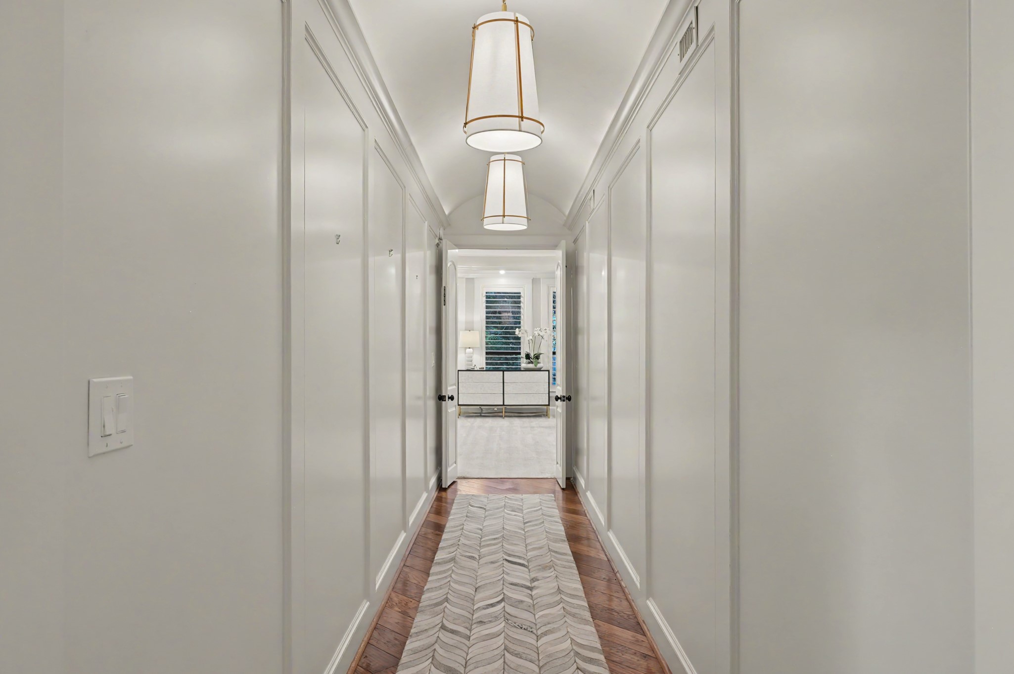 22 Watertree Court Spring, TX 77380 - Photo 25 of 45 Dramatic long hallway which leads to master suite.