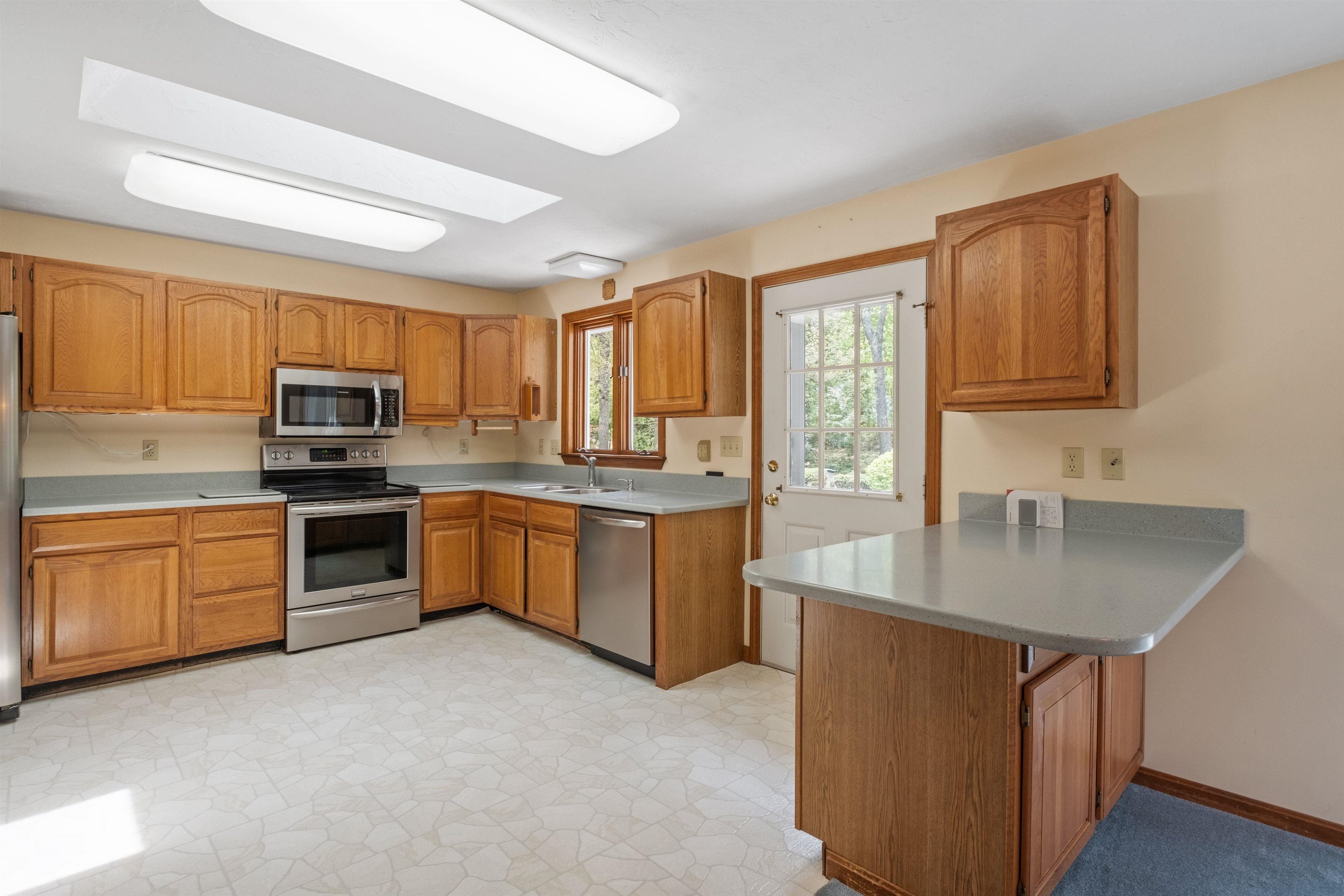 302 Dockham Shore Road Gilford, NH 03249 - Photo 11 of 49