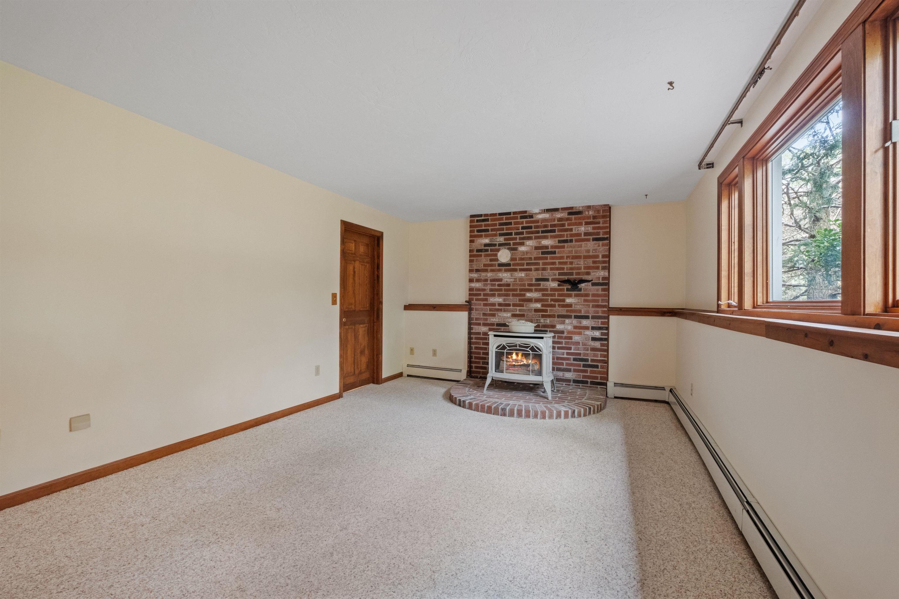 302 Dockham Shore Road Gilford, NH 03249 - Photo 21 of 49