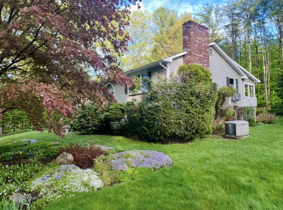 302 Dockham Shore Road Gilford, NH 03249 - Photo 6 of 49