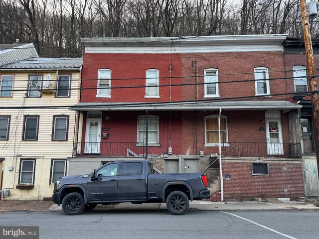 $1,000 | 563 South Centre Street, Pottsville, PA 17901