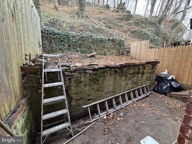 $1,000 | 563 South Centre Street, Pottsville, PA 17901