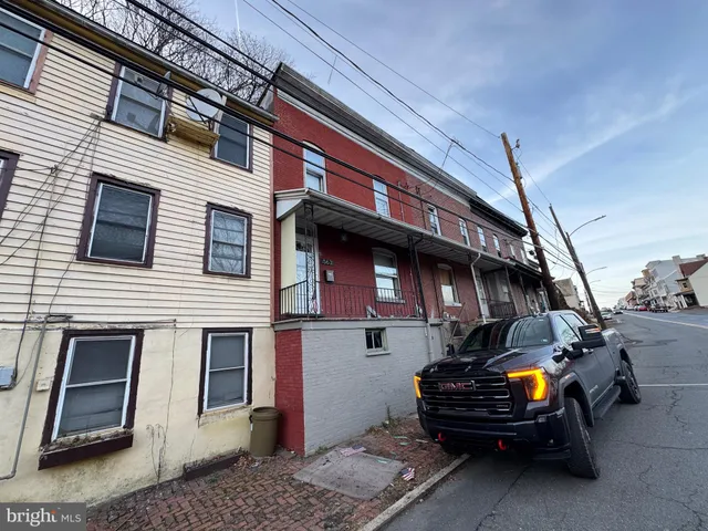$1,000 | 563 South Centre Street, Pottsville, PA 17901