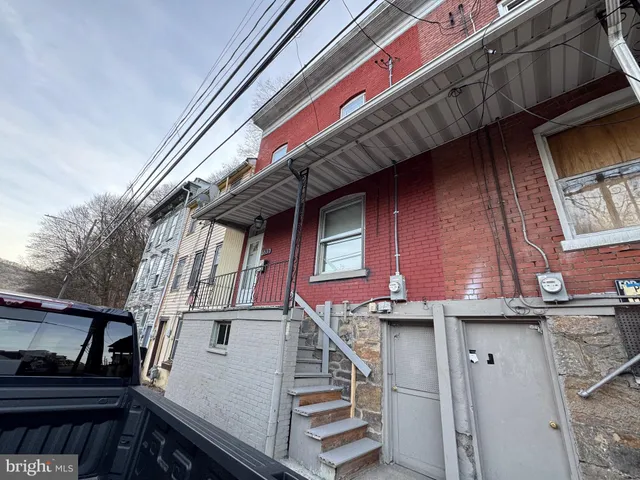 $1,000 | 563 South Centre Street, Pottsville, PA 17901