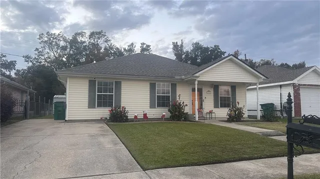 $209,900 | 5320 Woodstream Drive, Marrero, LA 70072