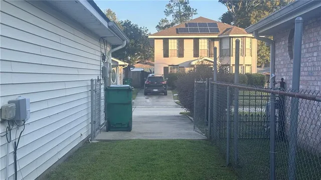 $209,900 | 5320 Woodstream Drive, Marrero, LA 70072