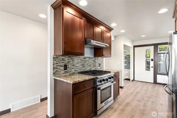 $724,950 | 8726 South Fruitland, Puyallup, WA 98371