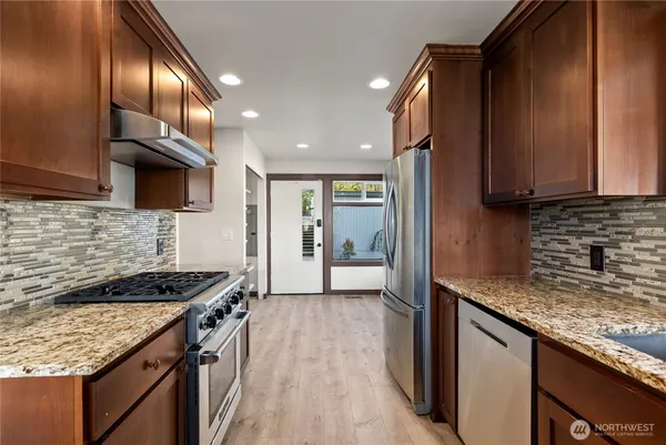 $724,950 | 8726 South Fruitland, Puyallup, WA 98371