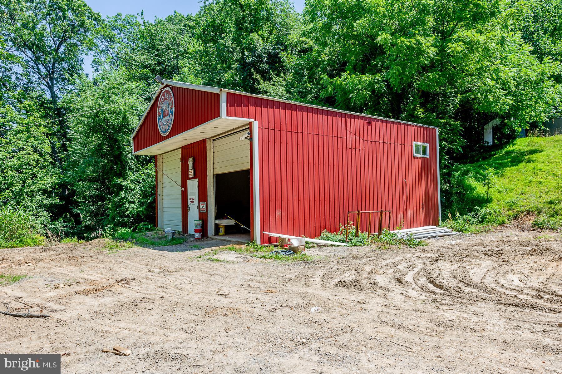 1535 Bowersox Road New Windsor, MD 21776 - Photo 27 of 30 Exterior attached Oversized 2 car Garage