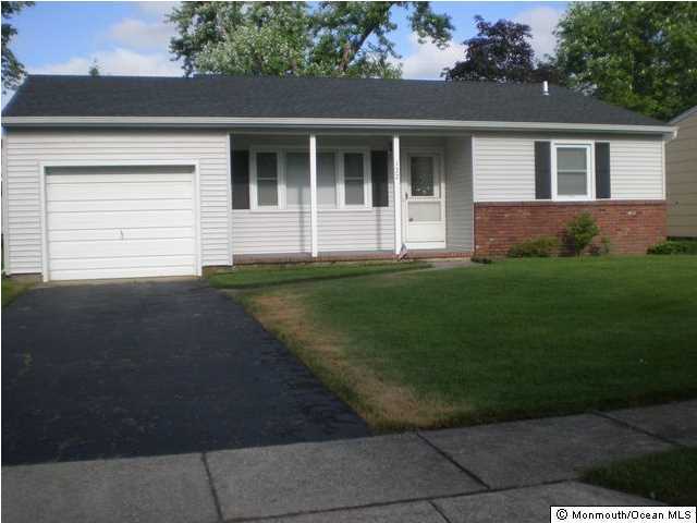 122 Georgetown Road Toms River, NJ 08757 - Photo 1 of 14 Primary Photo