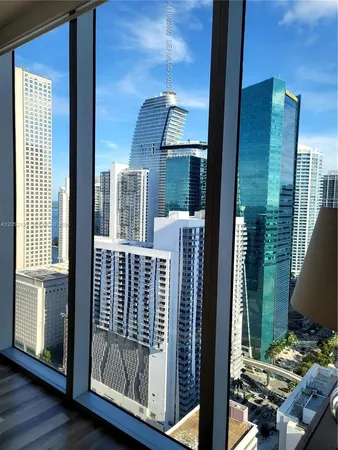 $3,250 | 151 Southeast 1st Street, Unit PH11, Miami, FL 33131