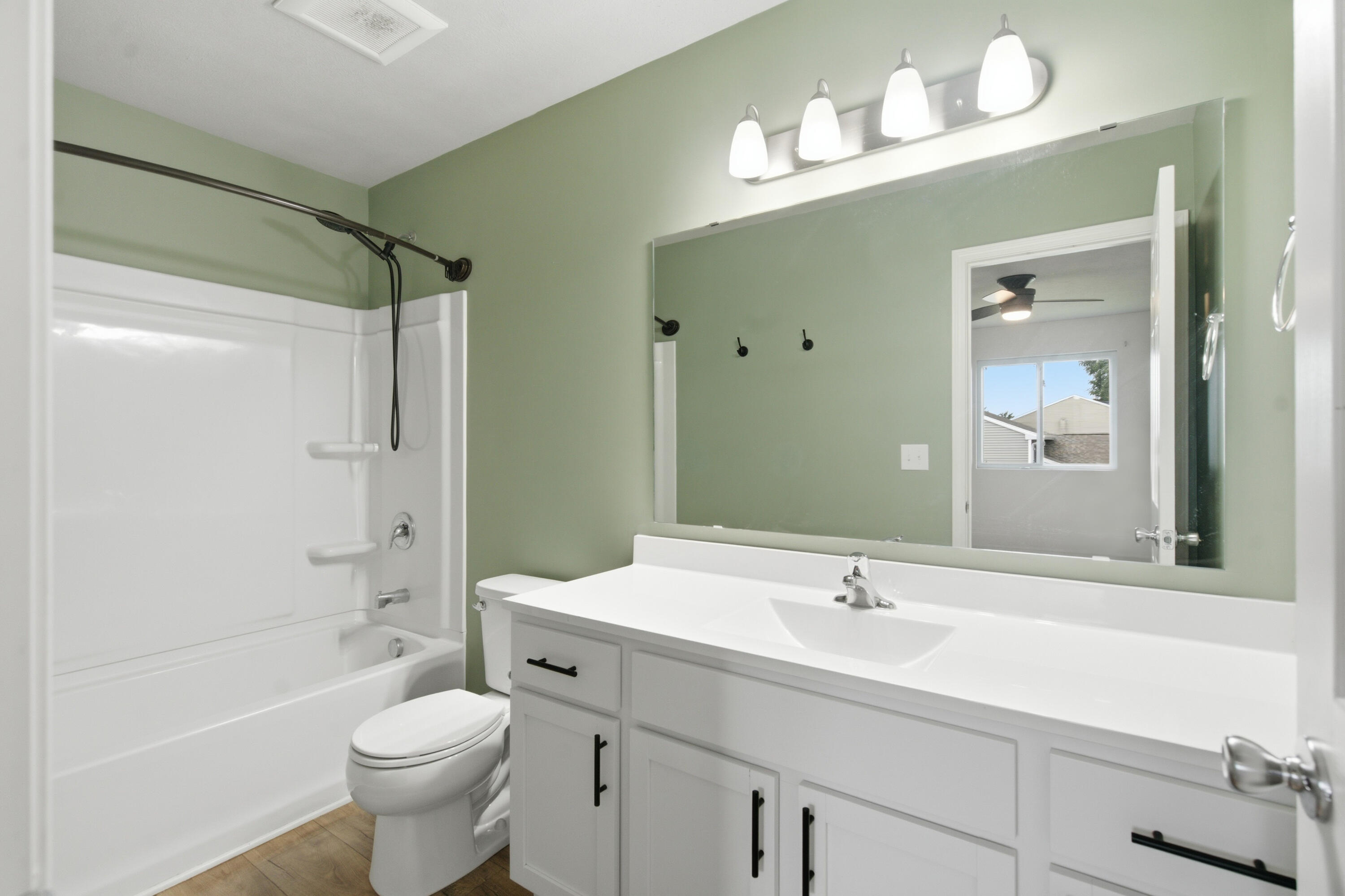 58705 Pond View Lane Three Rivers, MI 49093 - Photo 22 of 37 Bathroom