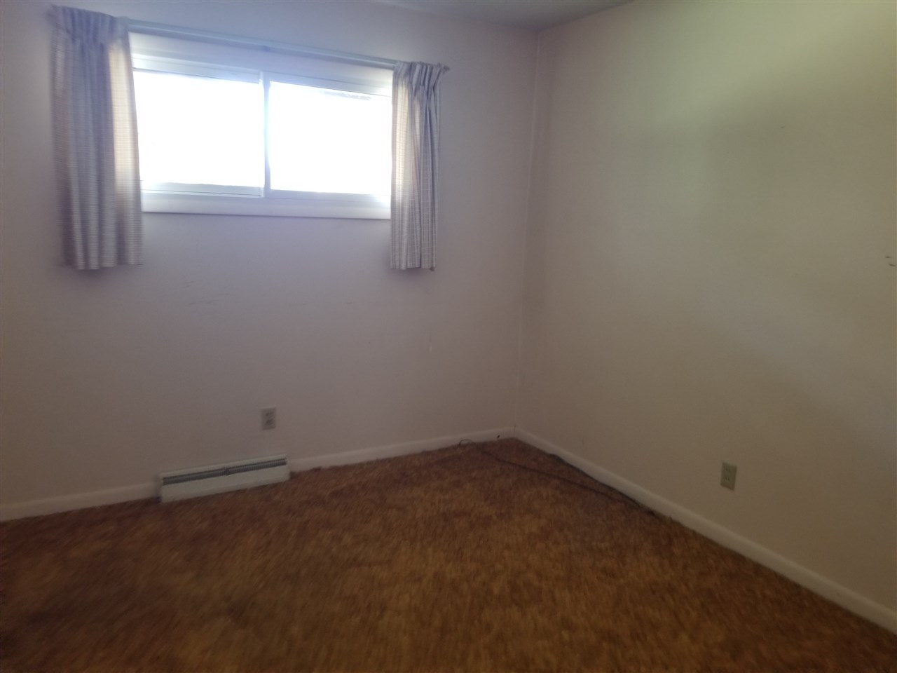 2571 Vandekarr Road Owosso, MI 48867 - Photo 24 of 32 View of Bedroom