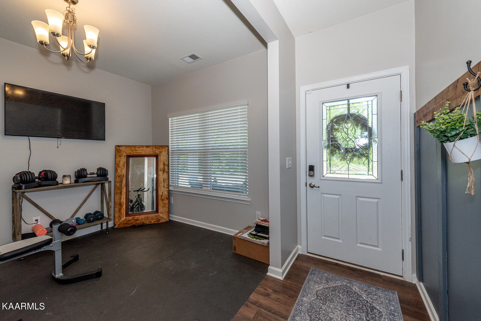 829 Wilson Road Maryville, TN 37801 - Photo 4 of 32 Gallery Image 4
