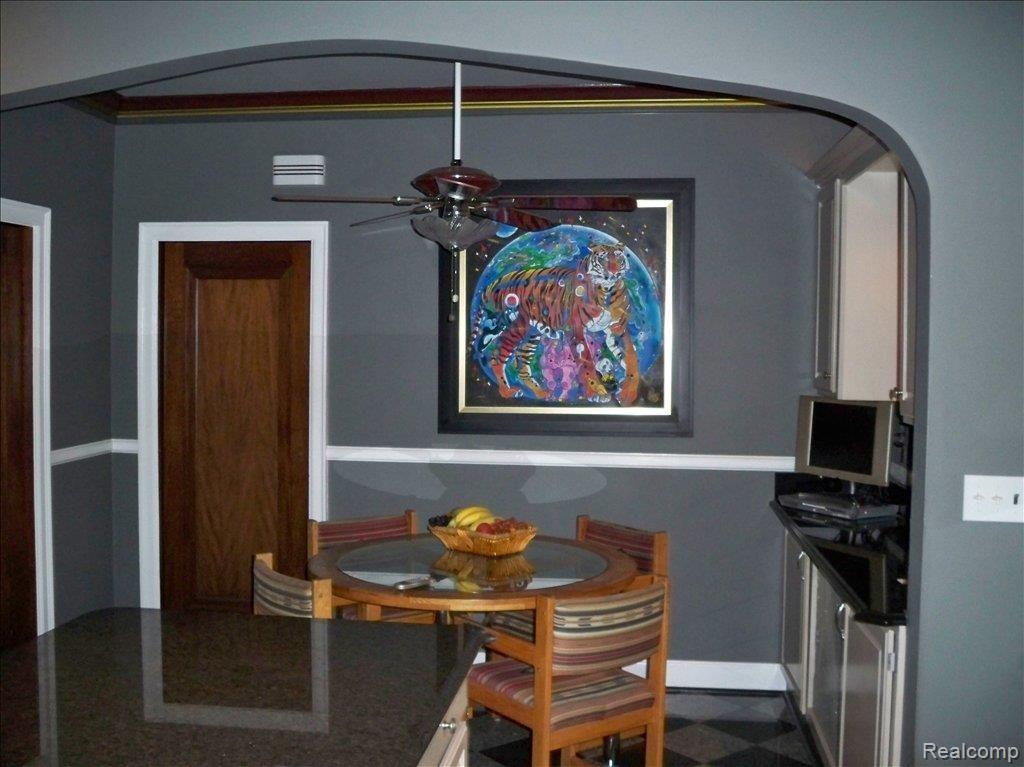 35209 Ecorse Road Romulus, MI 48174 - Photo 15 of 22 Breakfast Nook