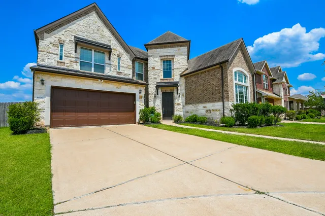 $695,000 | 4606 Sky Harbor Court, Sugar Land, TX 77479