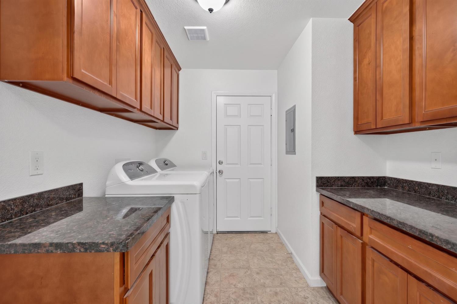 911 Toro Lane Lathrop, CA 95330 - Photo 35 of 45