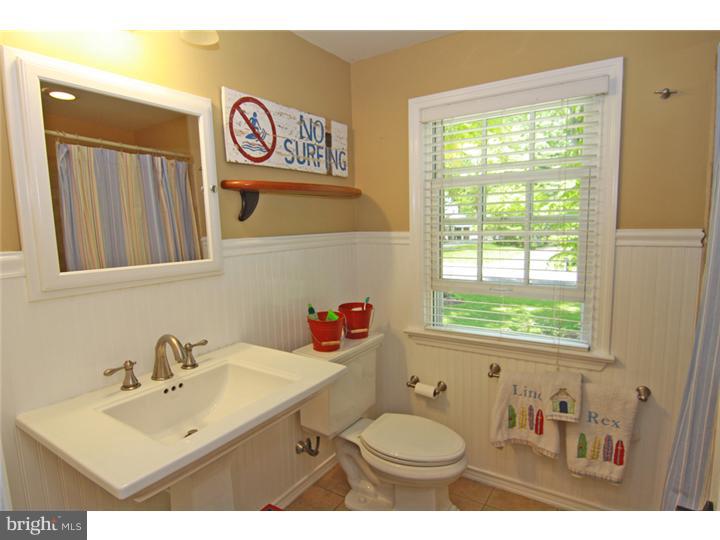 690 Bair Road Berwyn, PA 19312 - Photo 17 of 25 Bathroom