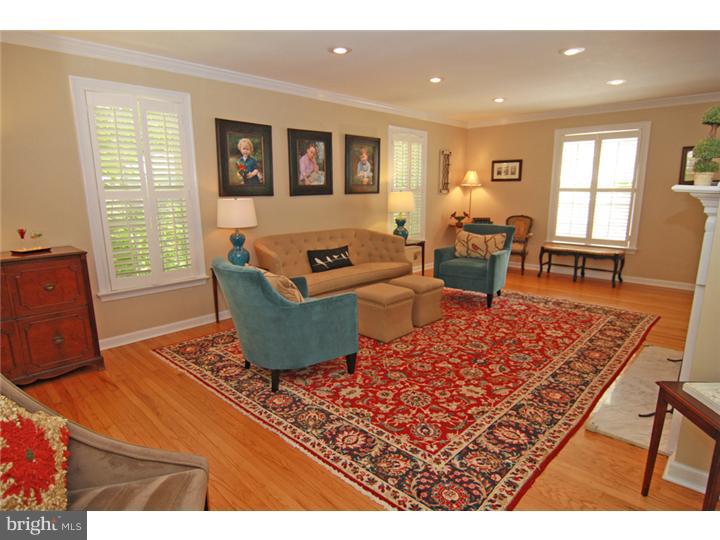 690 Bair Road Berwyn, PA 19312 - Photo 6 of 25 Living Room