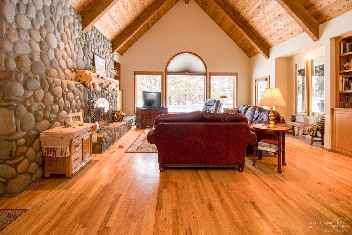 67450 Cloverdale Road Bend, OR 97703 - Photo 9 of 25 Additional Photo