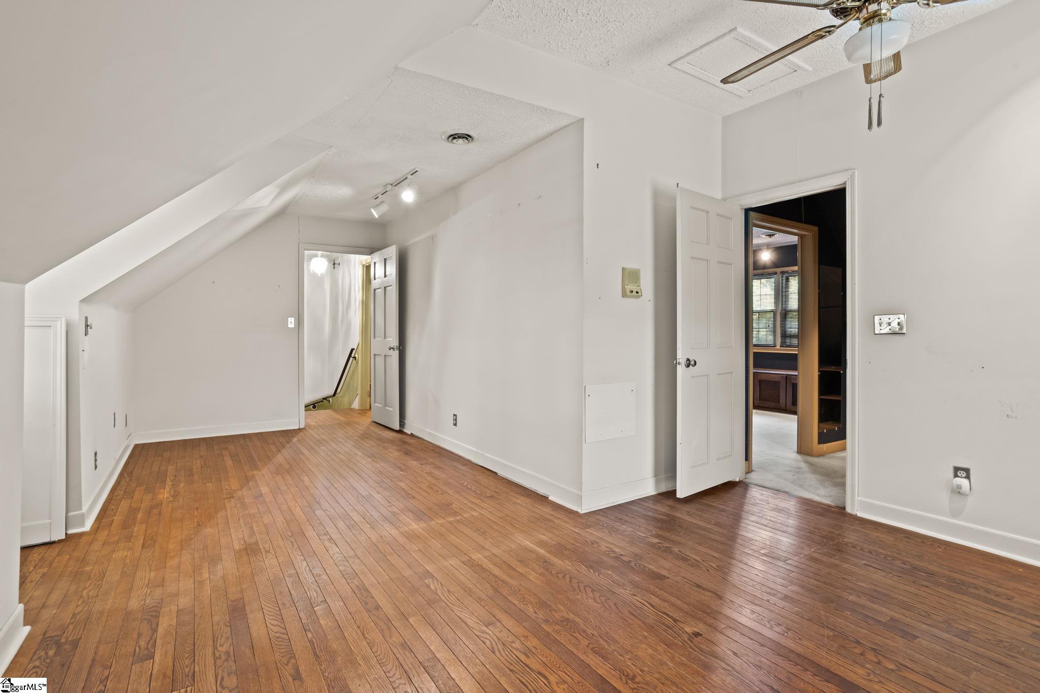 9 Roper Mountain Rd Extension Greenville, SC 29615 - Photo 23 of 36 Gallery Image 23
