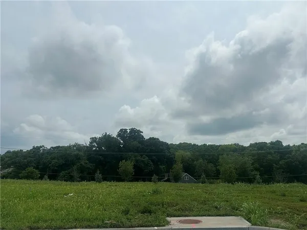 $109,900 | 13855 Northwest 70 Street, Parkville, MO 64152