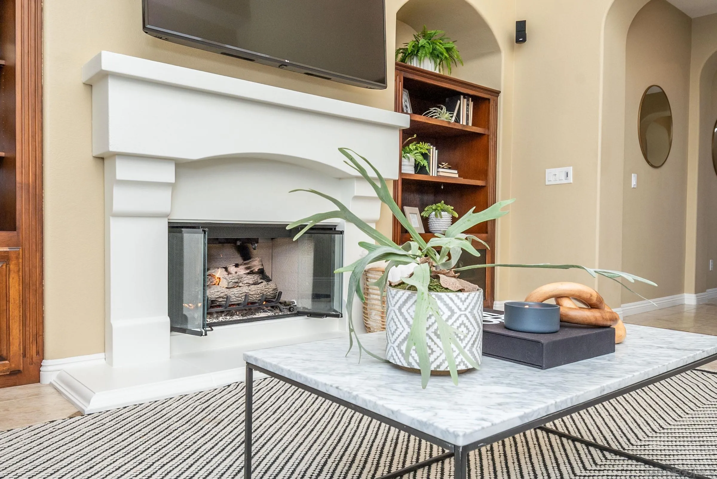 3008 Via Conquistador Carlsbad, CA 92009 - Photo 14 of 31 a dining room with furniture and wooden floor
