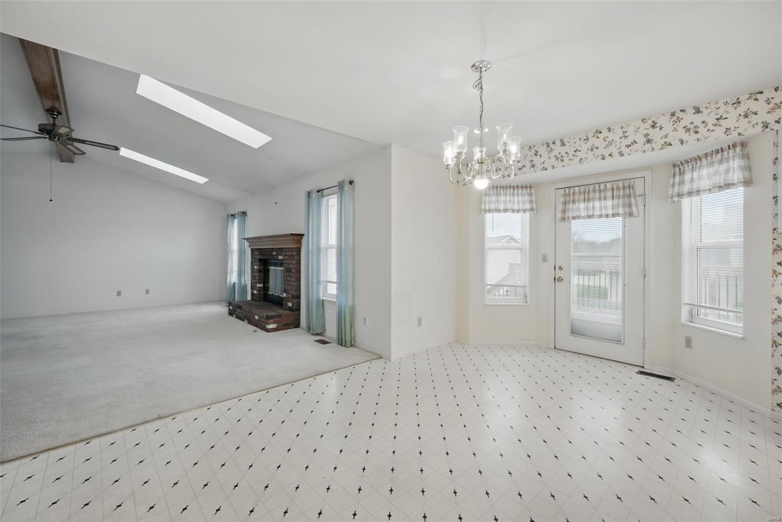 112 Beacon Hill Drive St. Charles, MO 63301 - Photo 8 of 34