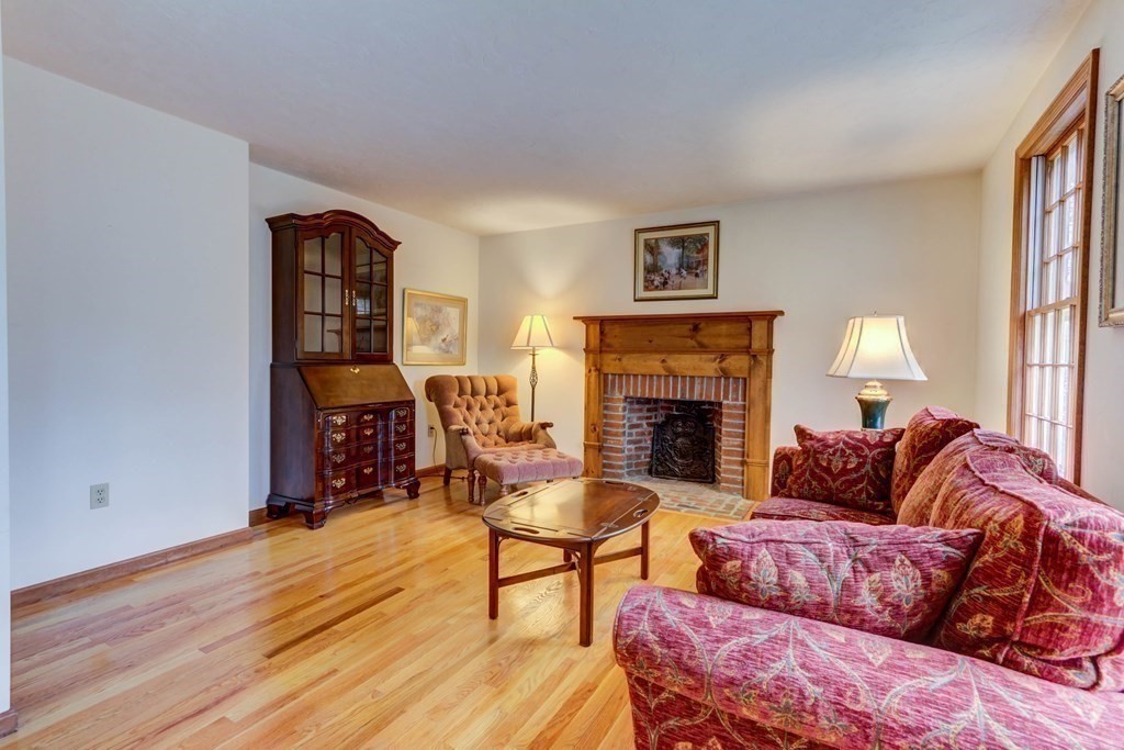 21 Fox Run Road Medway, MA 02053 - Photo 6 of 34 Gallery Image 6