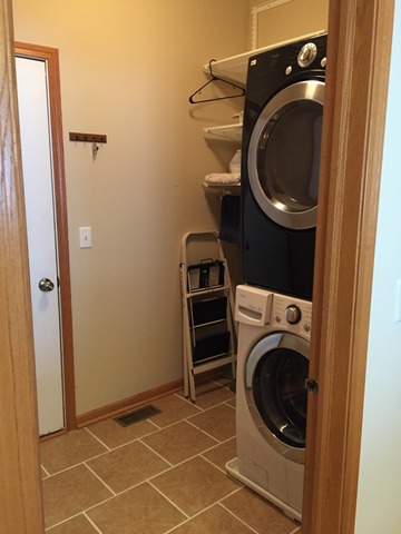 562 Wynbrooke Road Romeoville, IL 60446 - Photo 13 of 24 a utility room with dryer and washer
