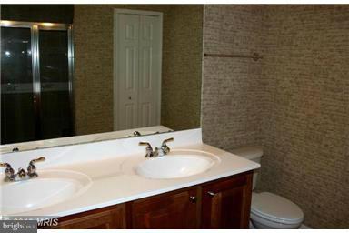2004 Connor Court, Unit 707D Bowie, MD 20721 - Photo 12 of 28 Bath (Master)