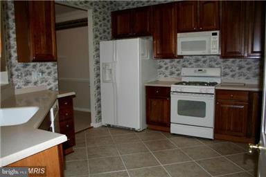 2004 Connor Court, Unit 707D Bowie, MD 20721 - Photo 6 of 28 Kitchen