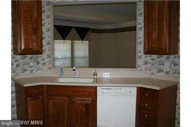 2004 Connor Court, Unit 707D Bowie, MD 20721 - Photo 7 of 28 Kitchen