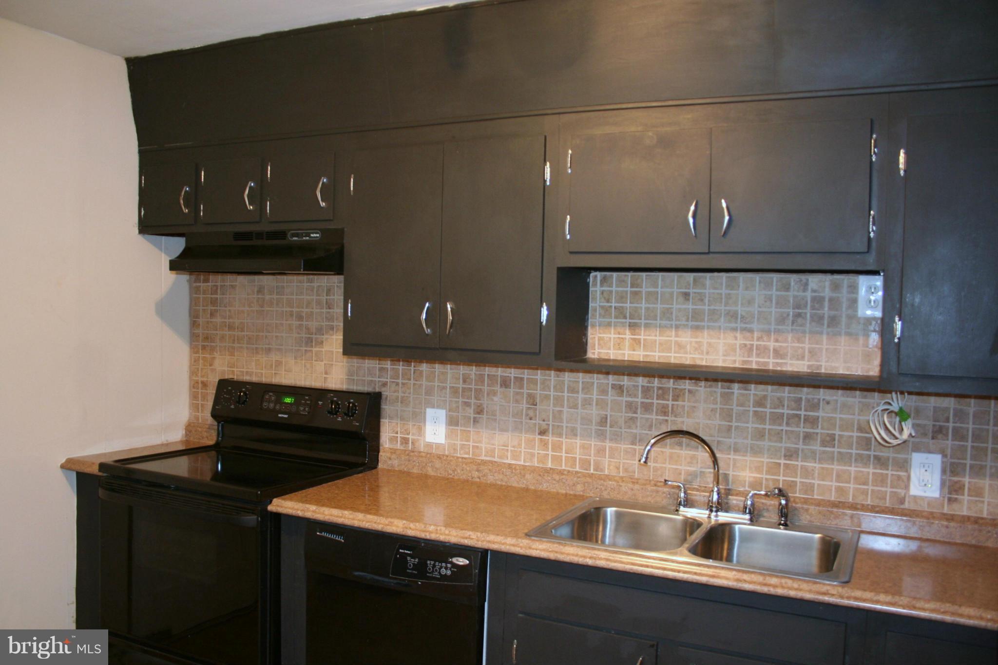 6 Graywood Road Dundalk, MD 21222 - Photo 3 of 22 Kitchen