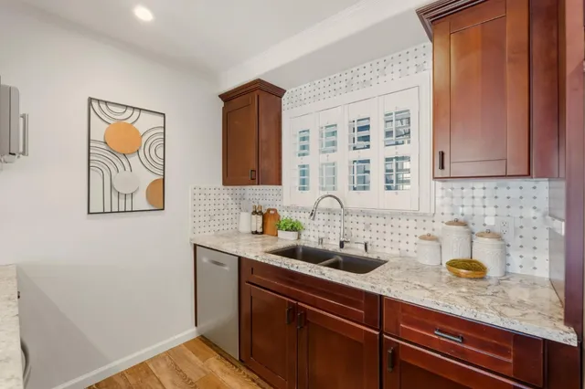 $699,900 | 104 East Middlefield Road, Unit B, Mountain View, CA 94043