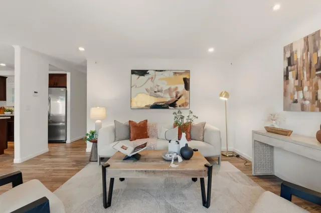 $699,900 | 104 East Middlefield Road, Unit B, Mountain View, CA 94043