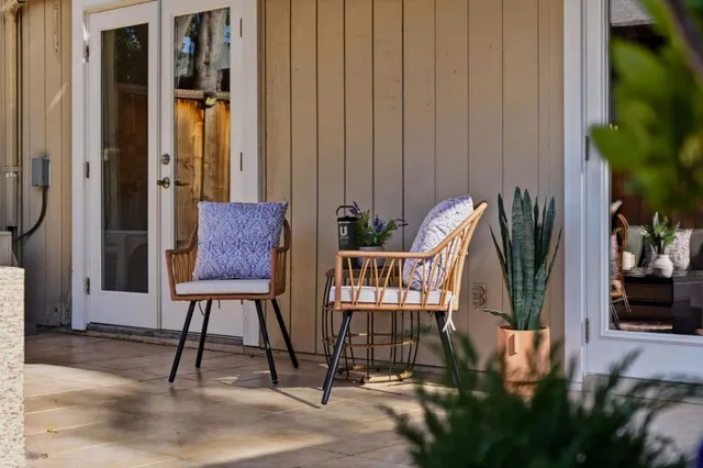 $699,900 | 104 East Middlefield Road, Unit B, Mountain View, CA 94043