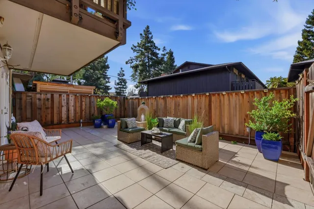 $699,900 | 104 East Middlefield Road, Unit B, Mountain View, CA 94043