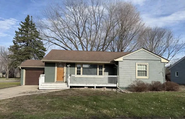 $185,000 | 939 South Orient Street, Fairmont, MN 56031