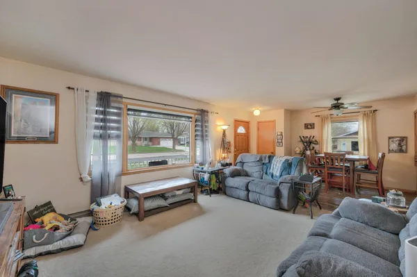 $185,000 | 939 South Orient Street, Fairmont, MN 56031