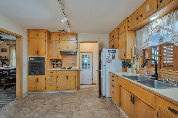 $185,000 | 939 South Orient Street, Fairmont, MN 56031