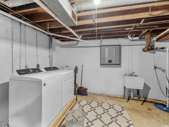 $209,900 | 75 West Grissom Avenue, Rockport, IN 47635