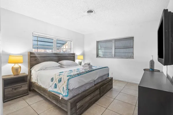 $2,050 | 262 Southeast 9th Avenue, Unit C, Deerfield Beach, FL 33441