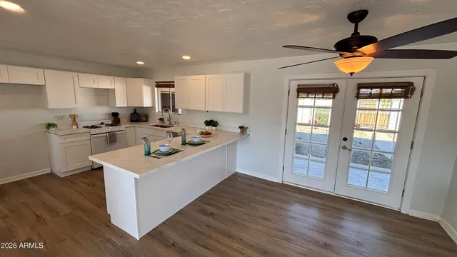 $2,545 | 1000 West Elna Rae Street, Tempe, AZ 85281