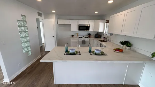 $2,490 | 1000 West Elna Rae Street, Tempe, AZ 85281