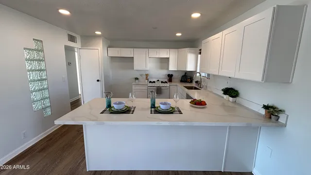 $2,545 | 1000 West Elna Rae Street, Tempe, AZ 85281