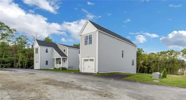$629,900 | 3 Old County Vlg Way, Smithfield, RI 02917