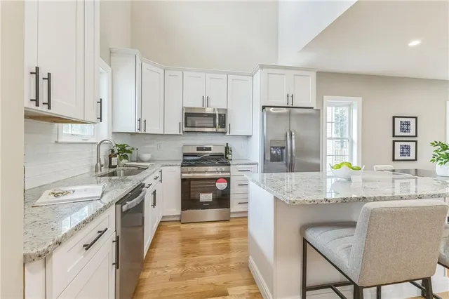 $629,900 | 3 Old County Vlg Way, Smithfield, RI 02917