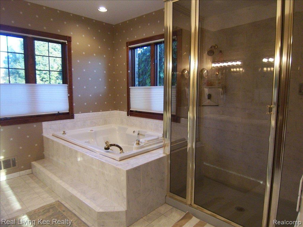 4067 Jacquelynn Court Rochester, MI 48306 - Photo 11 of 24 Master Bath